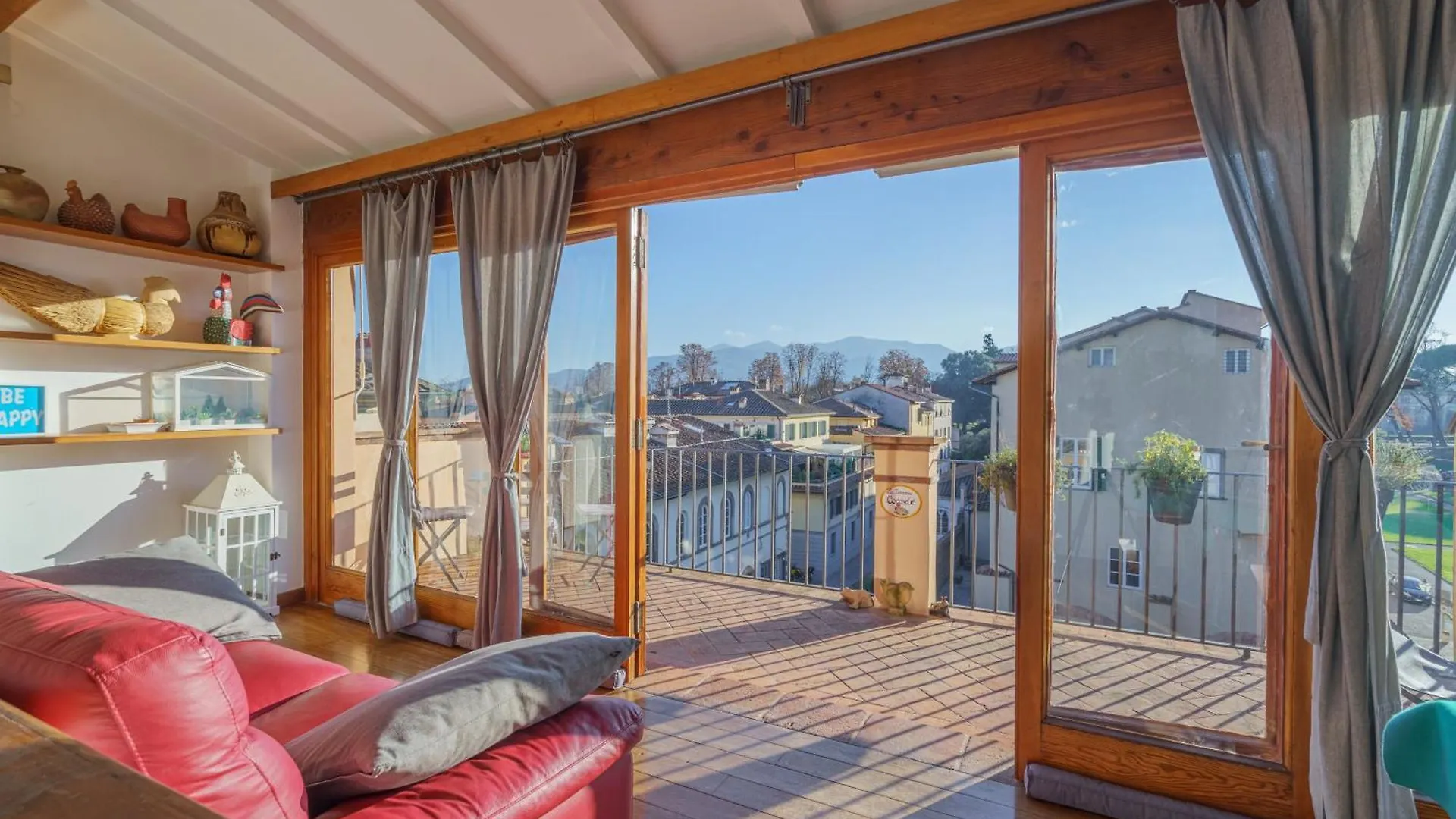 Terrazza Coccode' Spazioso Con Vista Mozzafiato! لوكا شقة