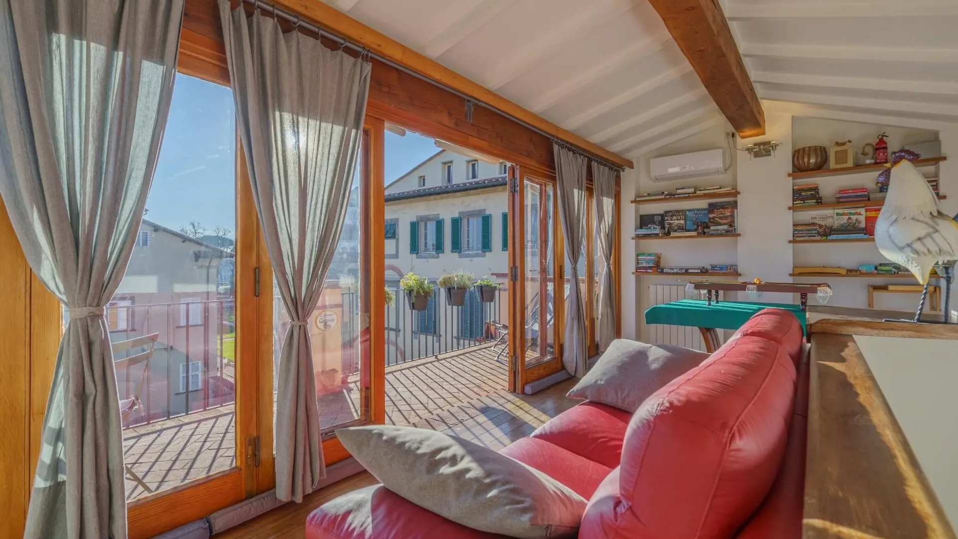 شقة Terrazza Coccode' Spazioso Con Vista Mozzafiato! لوكا إيطاليا